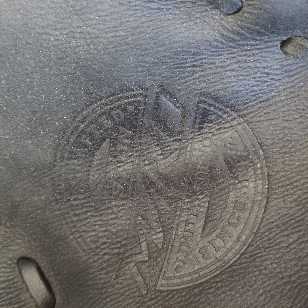 Rare!! Limited Edition Easton Mako 13.5" First Base Glove - Picture 7 of 16
